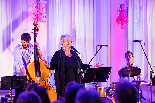 Impressionen von "Wirtschaft trifft Kultur" am 23.05.24 mit Pascal von Wroblewsky und dem Lora Kostina Trio