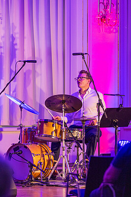 Impressionen von "Wirtschaft trifft Kultur" am 23.05.24 mit Pascal von Wroblewsky und dem Lora Kostina Trio