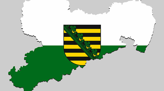 Umriss von Sachsen mit Flagge