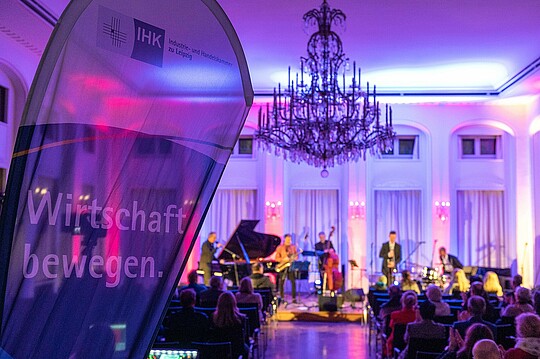 Wirtschaft trifft Kultur: Impressionen vom Konzert der LAMETTA FIVE in der Alten Börse am 30.11.2023. Bild erstellt von Hermann Hertrampf.