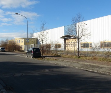 Glesien, Fokkerstraße 13: Halle Außenansicht