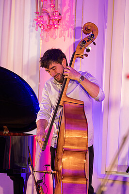 Impressionen von "Wirtschaft trifft Kultur" am 23.05.24 mit Pascal von Wroblewsky und dem Lora Kostina Trio