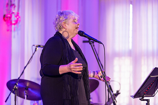 Impressionen von "Wirtschaft trifft Kultur" am 23.05.24 mit Pascal von Wroblewsky und dem Lora Kostina Trio