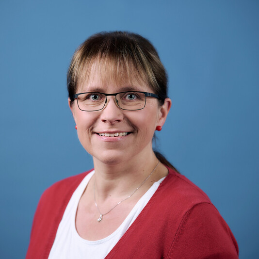 Porträt von Sandy Fischer