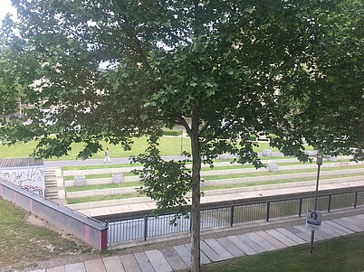 Leipzig, Riemannstraße 56: Blick aus dem Bürofenster zum Pleißemühlgraben