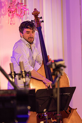 Impressionen von "Wirtschaft trifft Kultur" am 23.05.24 mit Pascal von Wroblewsky und dem Lora Kostina Trio