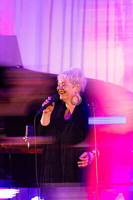 Impressionen von "Wirtschaft trifft Kultur" am 23.05.24 mit Pascal von Wroblewsky und dem Lora Kostina Trio