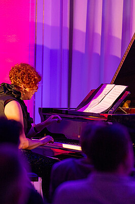Impressionen von "Wirtschaft trifft Kultur" am 23.05.24 mit Pascal von Wroblewsky und dem Lora Kostina Trio