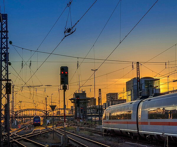 Train on the trackage at central station in Munich