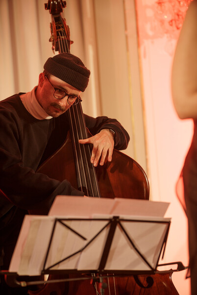 Impressionen vom Wirtschaft trifft Kultur-Konzert "Violet Greens" am 4. April 2025 in der Alten Handelsbörse. 