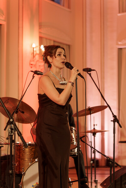 Impressionen vom Wirtschaft trifft Kultur-Konzert "Violet Greens" am 4. April 2025 in der Alten Handelsbörse. 