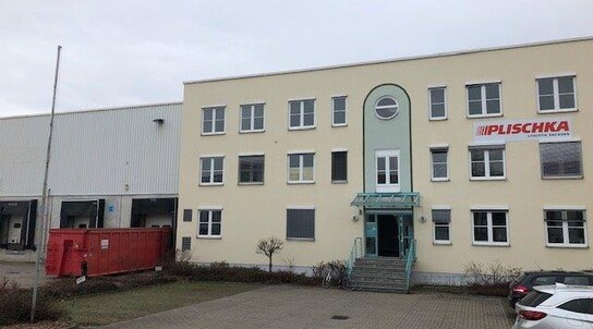Glesien, Fokkerstraße: Hauptgebäude Außenansicht