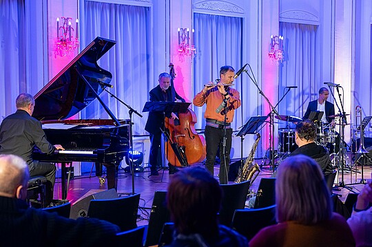 Wirtschaft trifft Kultur: Impressionen vom Konzert der LAMETTA FIVE in der Alten Börse am 30.11.2023. Bild erstellt von Hermann Hertrampf.