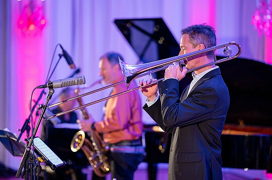 Wirtschaft trifft Kultur: Impressionen vom Konzert der LAMETTA FIVE in der Alten Börse am 30.11.2023. Bild erstellt von Hermann Hertrampf.