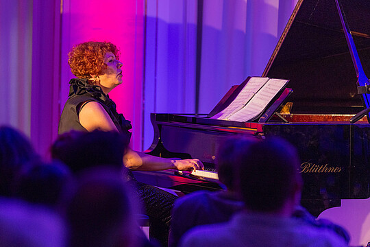 Impressionen von "Wirtschaft trifft Kultur" am 23.05.24 mit Pascal von Wroblewsky und dem Lora Kostina Trio