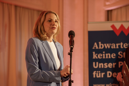 Impressionen vom Wirtschaft trifft Kultur-Konzert "Violet Greens" am 4. April 2025 in der Alten Handelsbörse. 