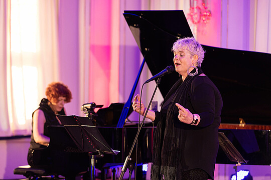 Impressionen von "Wirtschaft trifft Kultur" am 23.05.24 mit Pascal von Wroblewsky und dem Lora Kostina Trio