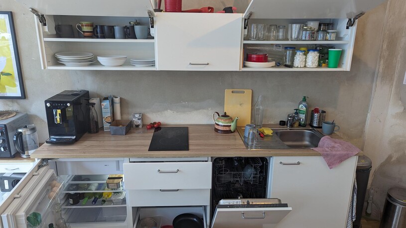Küchenbereich mit Geräten