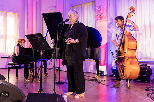 Impressionen von "Wirtschaft trifft Kultur" am 23.05.24 mit Pascal von Wroblewsky und dem Lora Kostina Trio