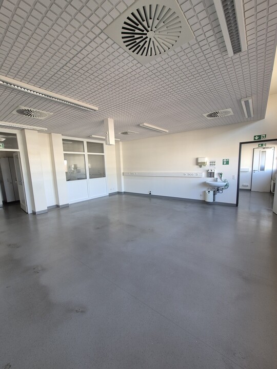 Laborfläche unmöbliert