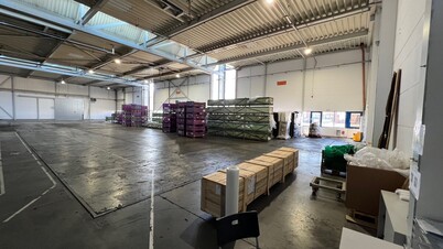 Halle mit Materialien