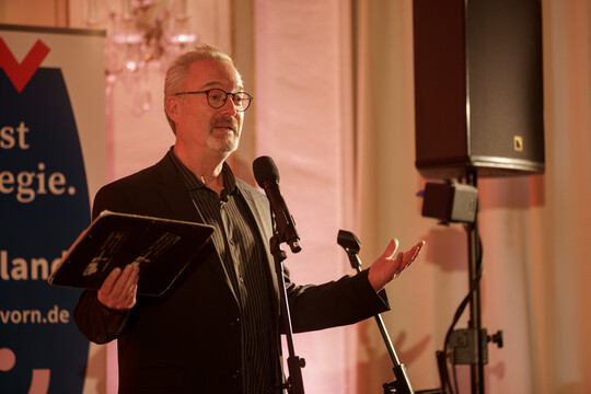 Impressionen vom Wirtschaft trifft Kultur-Konzert "Violet Greens" am 4. April 2025 in der Alten Handelsbörse. 