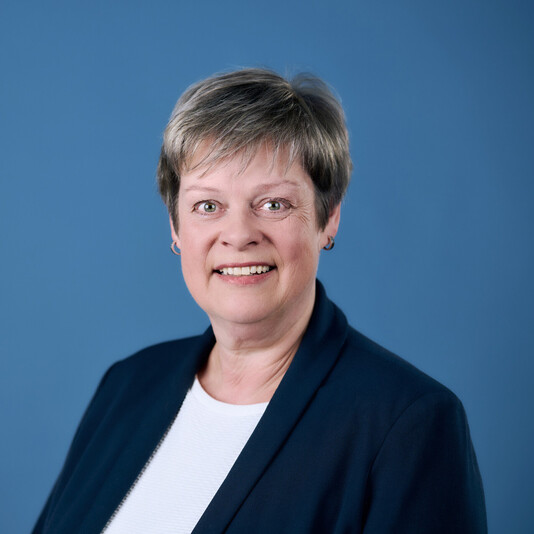 Porträt von Katrin Knüpfer