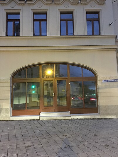 Leipzig, Rückmarsdorfer Straße 1: Schaufensterfront