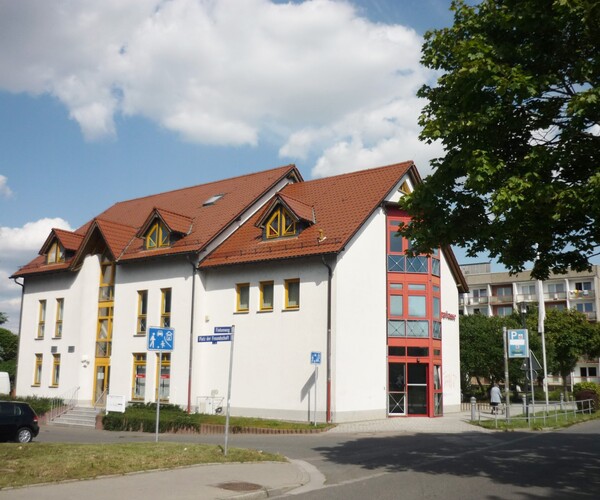 Torgau, Platz der Freundschaft 3: Außenansicht Gewerbeimmobilie