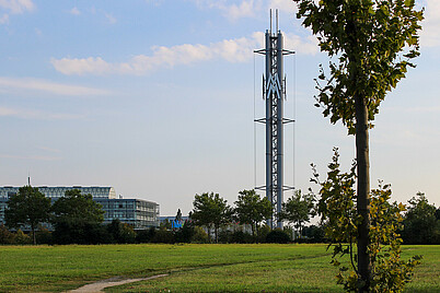 Leipzig, Handelsstraße 10: Blick zum Gelände Neue Messe