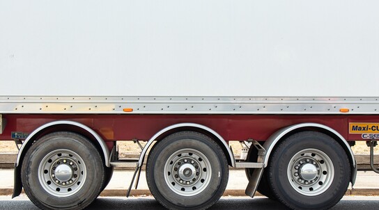 LKW Plane und Reifen