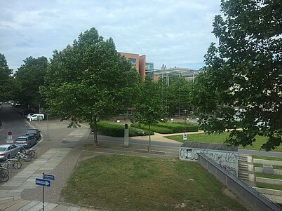 Leipzig, Riemannstraße 56: Blick aus dem Bürofenster zur Universitätsbibliothek