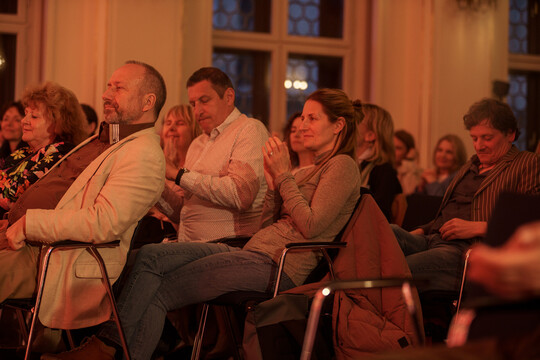 Impressionen vom Wirtschaft trifft Kultur-Konzert "Violet Greens" am 4. April 2025 in der Alten Handelsbörse. 