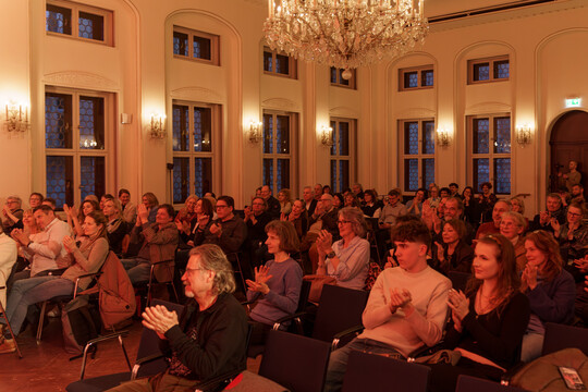 Impressionen vom Wirtschaft trifft Kultur-Konzert "Violet Greens" am 4. April 2025 in der Alten Handelsbörse. 