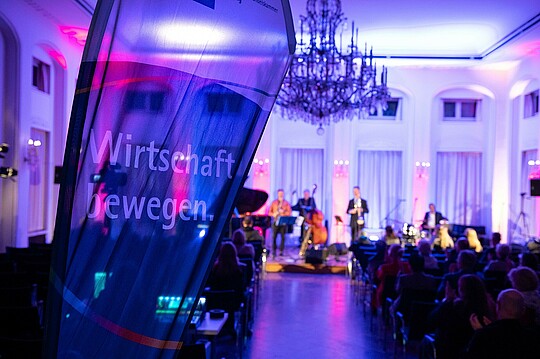 Wirtschaft trifft Kultur: Impressionen vom Konzert der LAMETTA FIVE in der Alten Börse am 30.11.2023. Bild erstellt von Hermann Hertrampf.