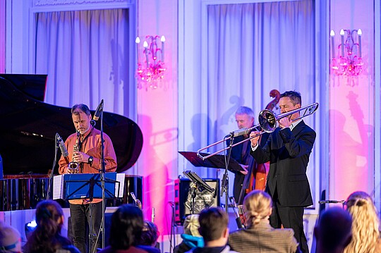Wirtschaft trifft Kultur: Impressionen vom Konzert der LAMETTA FIVE in der Alten Börse am 30.11.2023. Bild erstellt von Hermann Hertrampf.