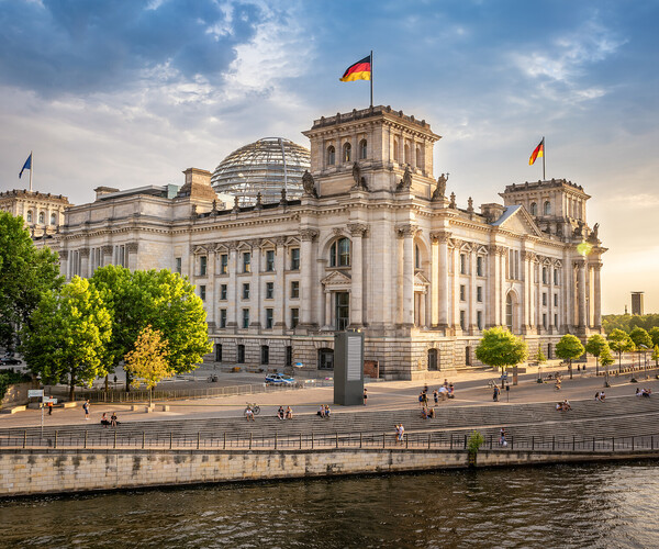 Reichstag mit Kuppel, Spreekade