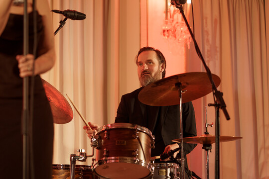 Impressionen vom Wirtschaft trifft Kultur-Konzert "Violet Greens" am 4. April 2025 in der Alten Handelsbörse. 