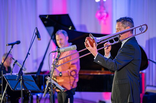 Wirtschaft trifft Kultur: Impressionen vom Konzert der LAMETTA FIVE in der Alten Börse am 30.11.2023. Bild erstellt von Hermann Hertrampf.