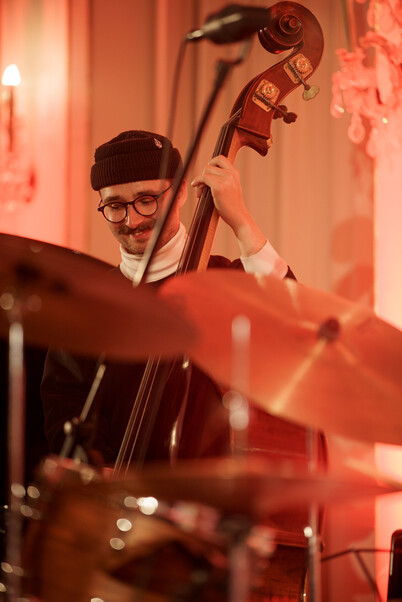 Impressionen vom Wirtschaft trifft Kultur-Konzert "Violet Greens" am 4. April 2025 in der Alten Handelsbörse. 