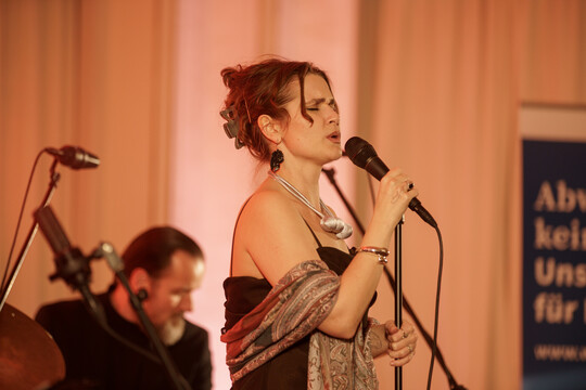 Impressionen vom Wirtschaft trifft Kultur-Konzert "Violet Greens" am 4. April 2025 in der Alten Handelsbörse. 