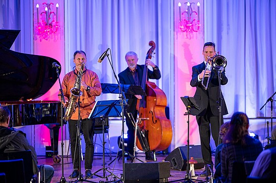 Wirtschaft trifft Kultur: Impressionen vom Konzert der LAMETTA FIVE in der Alten Börse am 30.11.2023. Bild erstellt von Hermann Hertrampf.