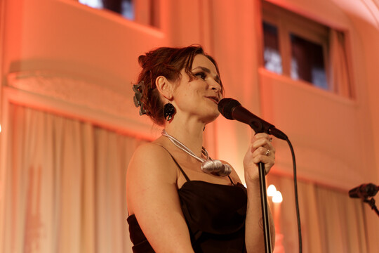 Impressionen vom Wirtschaft trifft Kultur-Konzert "Violet Greens" am 4. April 2025 in der Alten Handelsbörse. 